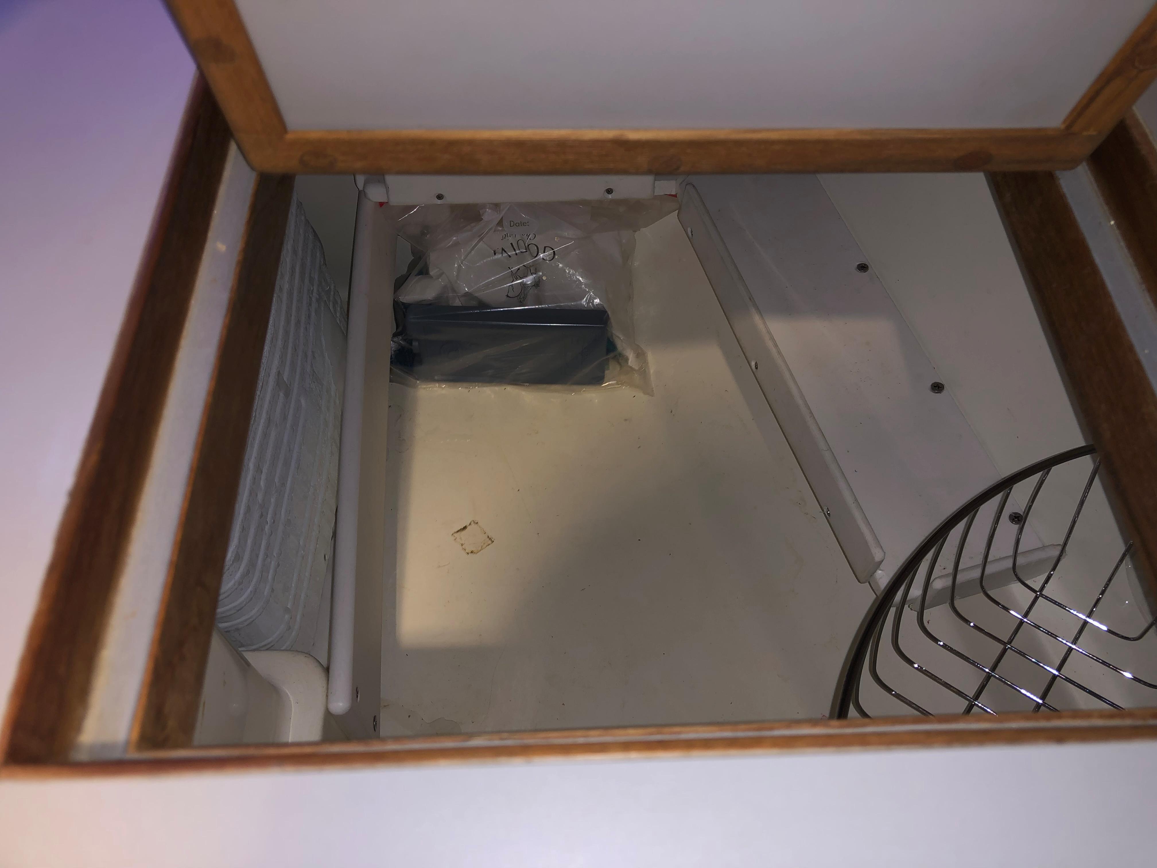 AC-DC Refrigerated Ice Box